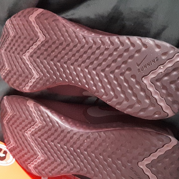 Running shoes - Picture 2 of 5